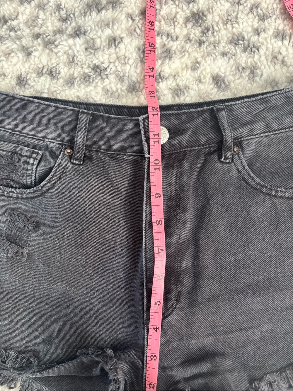 PacSun Black Distressed Denim Cutoff Shorts - Picture 6 of 6